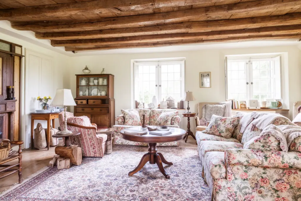 16 charmante Inspirationen, wie du dein Wohnzimmer im Vintage Landhausstil mit liebevollen Details und nostalgischem Flair gestaltest