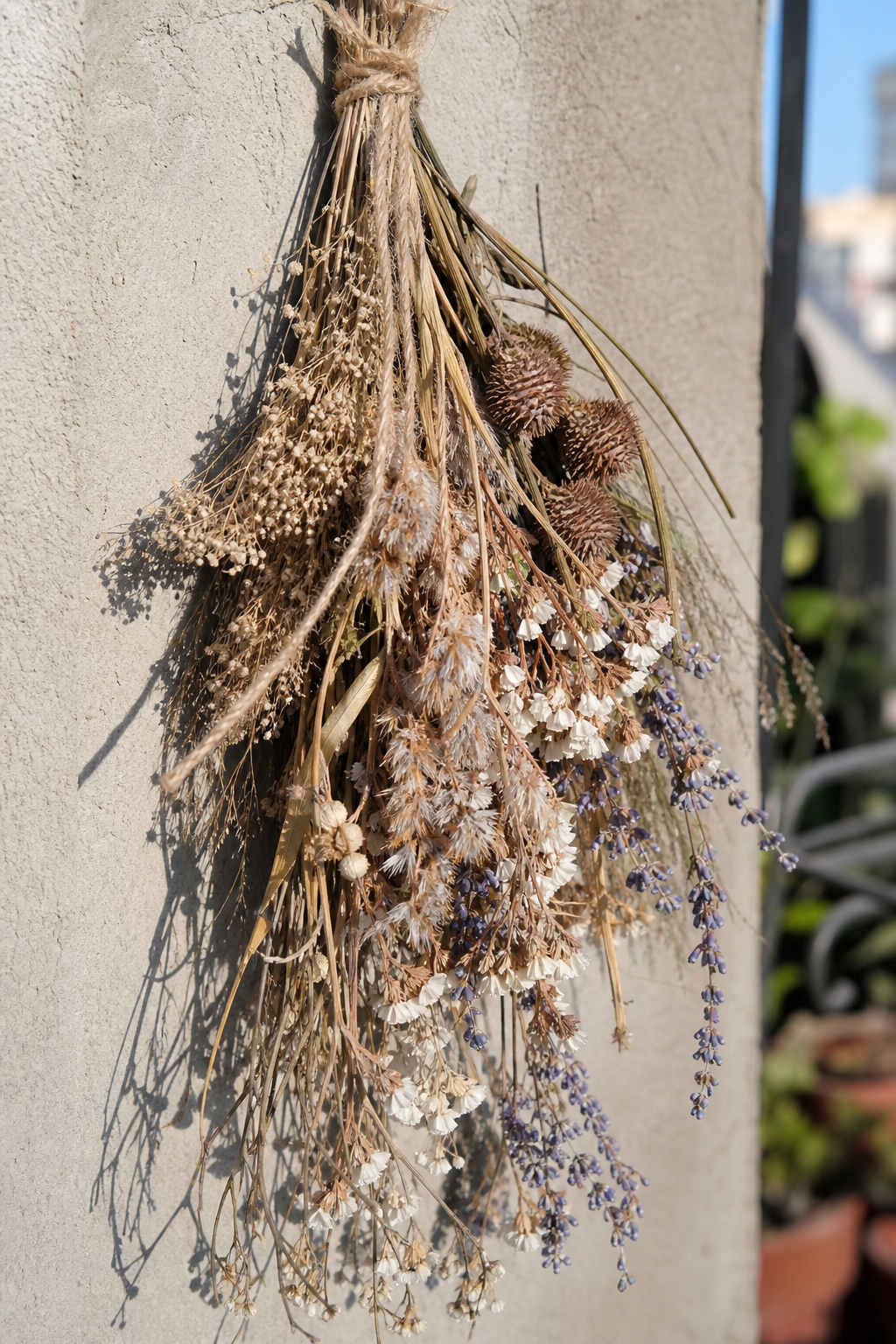 Nahaufnahme getrocknete Blumen Wanddeko