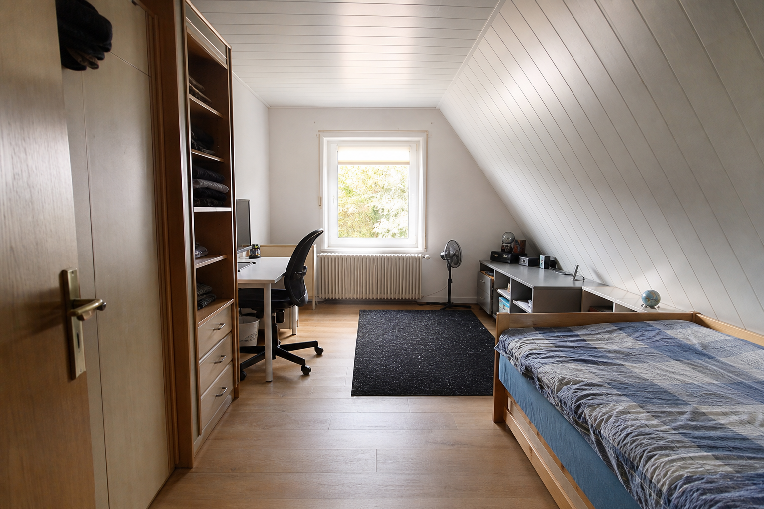 16 Ideen für ein kleines Jugendzimmer mit Dachschräge und mehr Stauraum